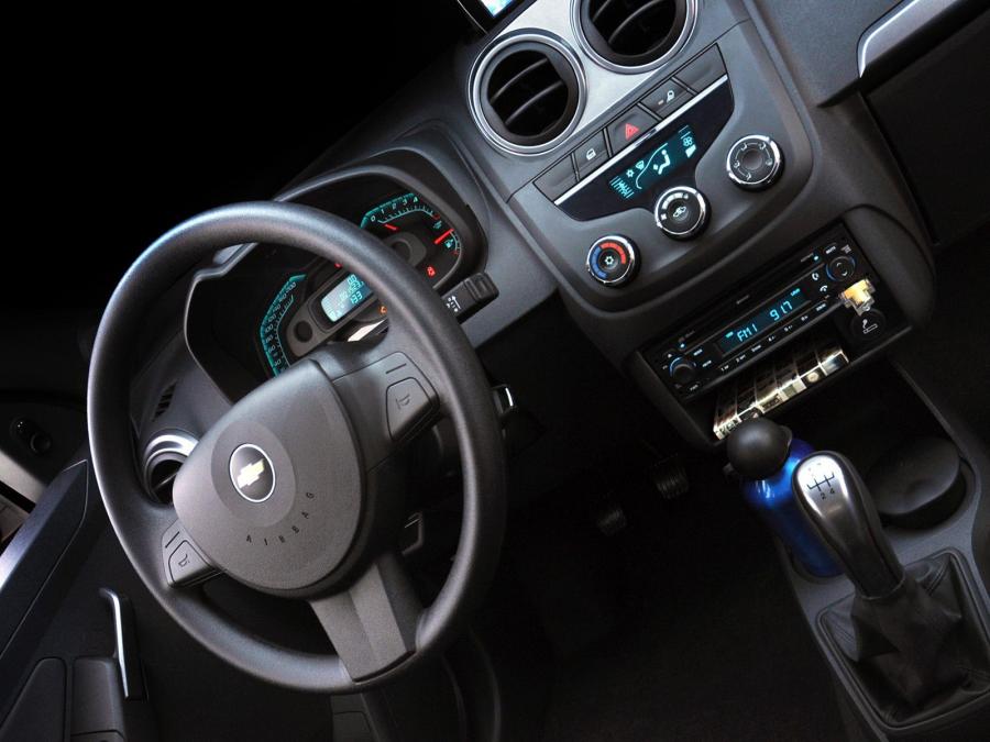  Chevrolet Montana Sport 2010 года  (фото 3 из 18)